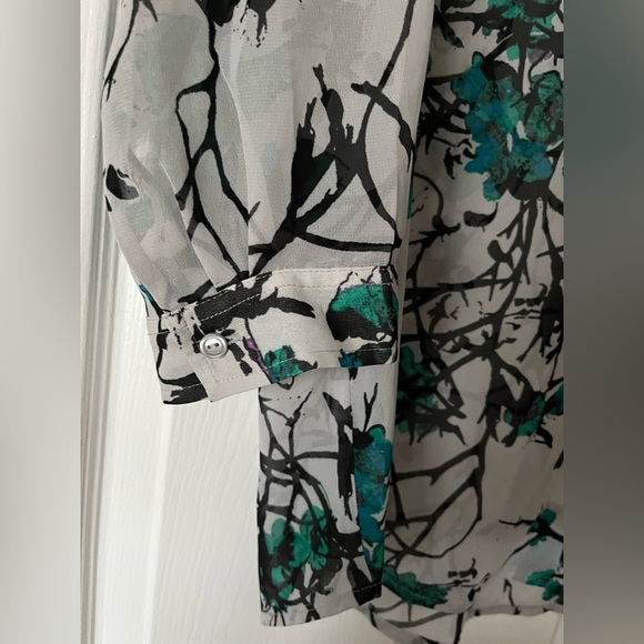LOFT Sheer Blouse ๐ค Medium - Picture 2 of 7